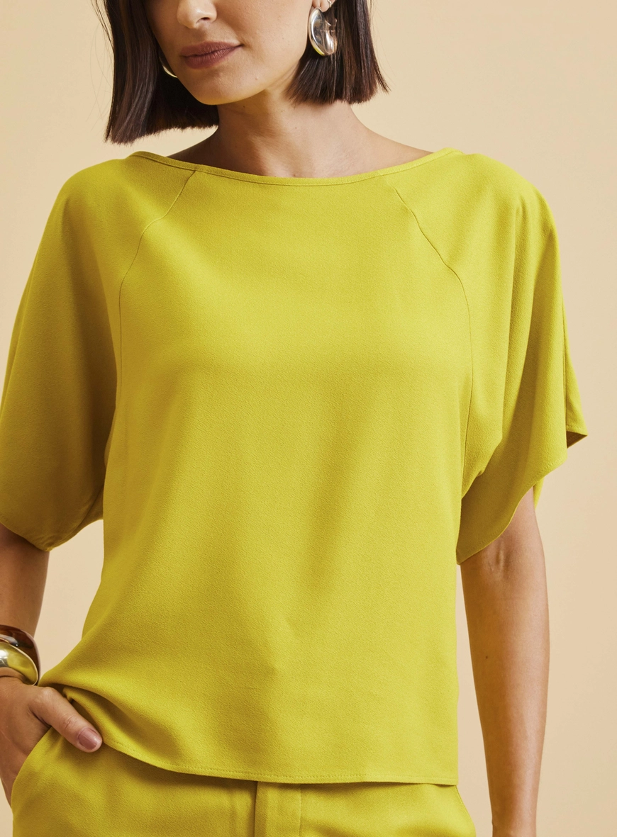 Blusa Morcego Fluida Decote Canoa Verde