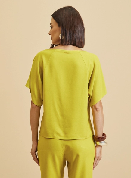 Blusa Morcego Fluida Decote Canoa