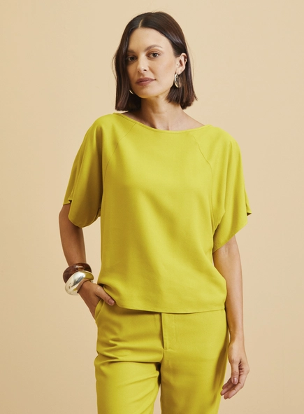 Blusa Morcego Fluida Decote Canoa