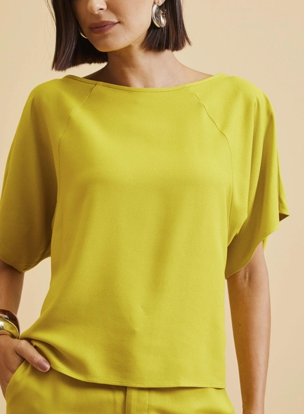 Blusa Morcego Fluida Decote Canoa