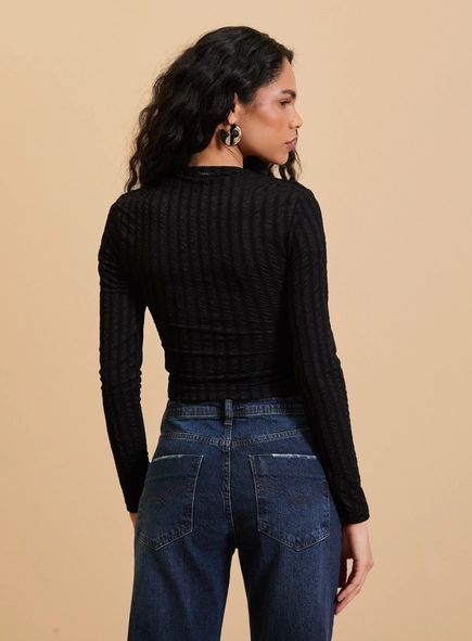 Blusa Texturizada Manga Longa Decote Transpassado