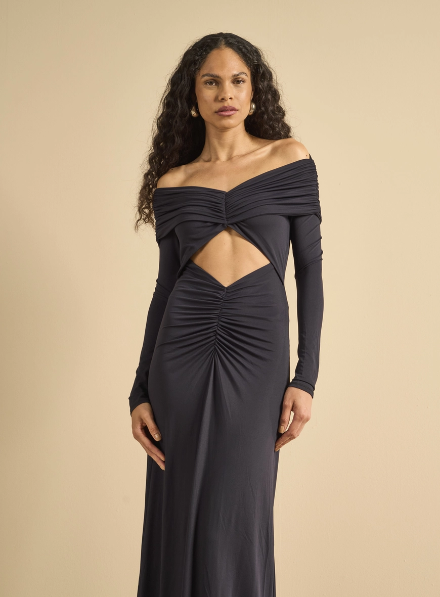 Vestido Longo Ombro A Ombro Com Drapeado Preto