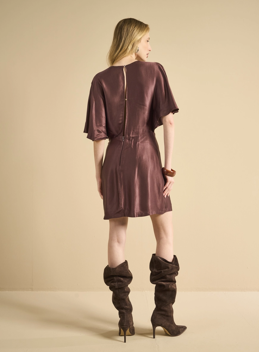 Vestido Curto Evasê Acetinado Marrom