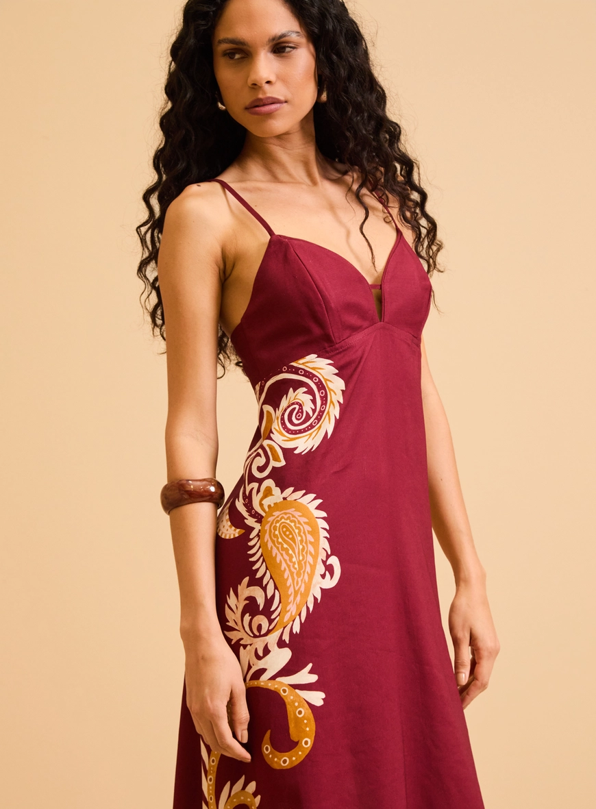 Vestido Midi Amplo Curvas Ornamentais Estampados