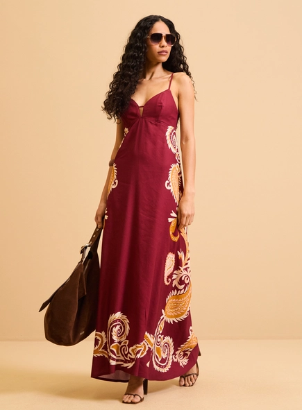Vestido Midi Amplo Curvas Ornamentais