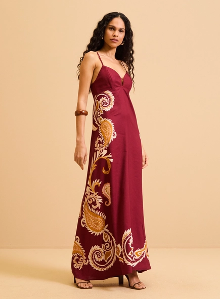 Vestido Midi Amplo Curvas Ornamentais