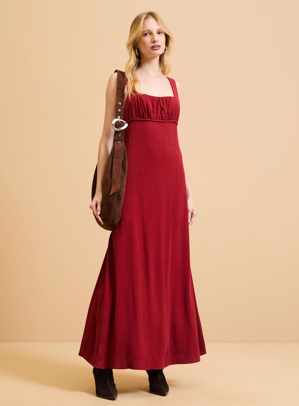 Vestido Midi Estruturado Franzido Vermelho 1