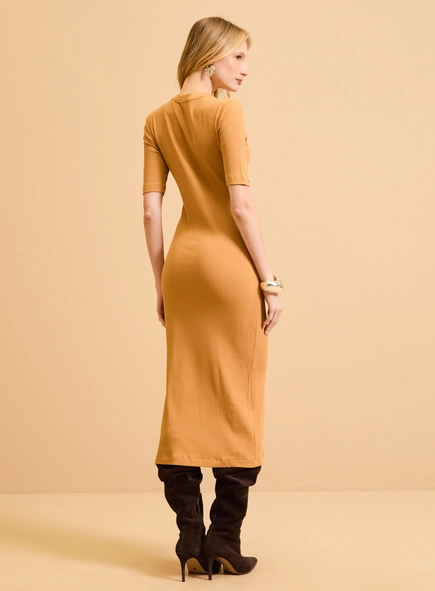 Vestido Midi Canelado Justo Com Fenda