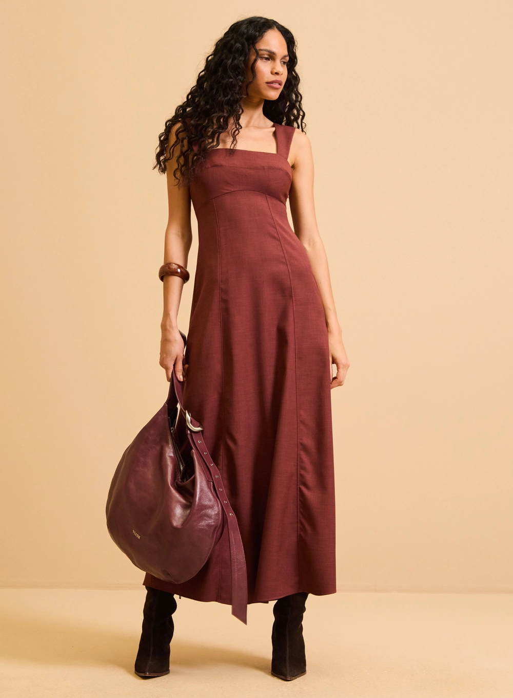 Vestido Midi Estruturado Alça Dupla Vermelho 1