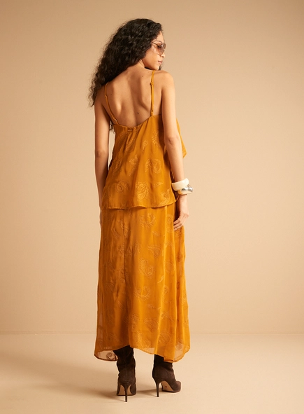 Vestido Longo Bordado Com Babados