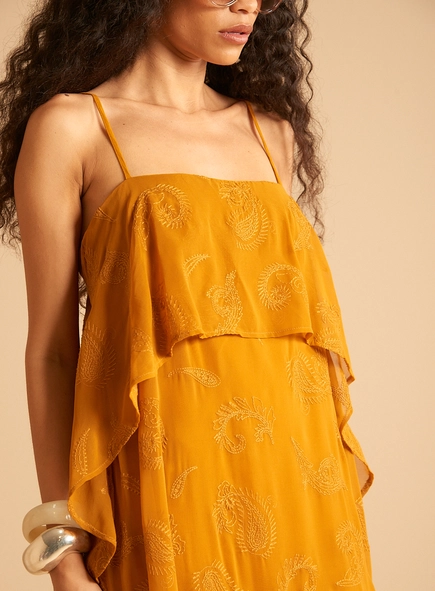 Vestido Longo Bordado Com Babados