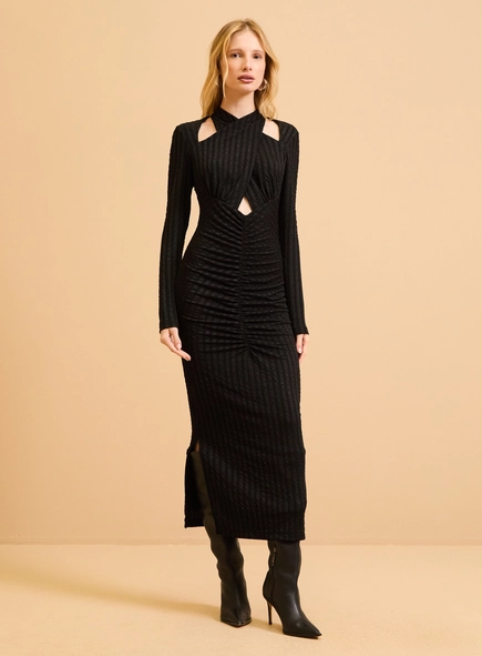 Vestido Midi Frente Única Recortes E Franzido