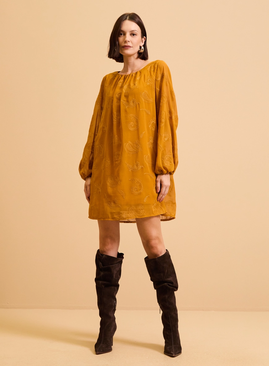 Vestido Curto Amplo Bordado Amarelo