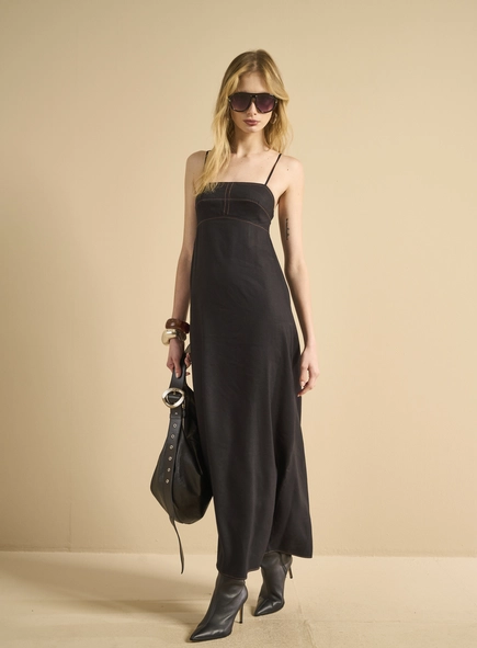 Vestido Midi Evasê