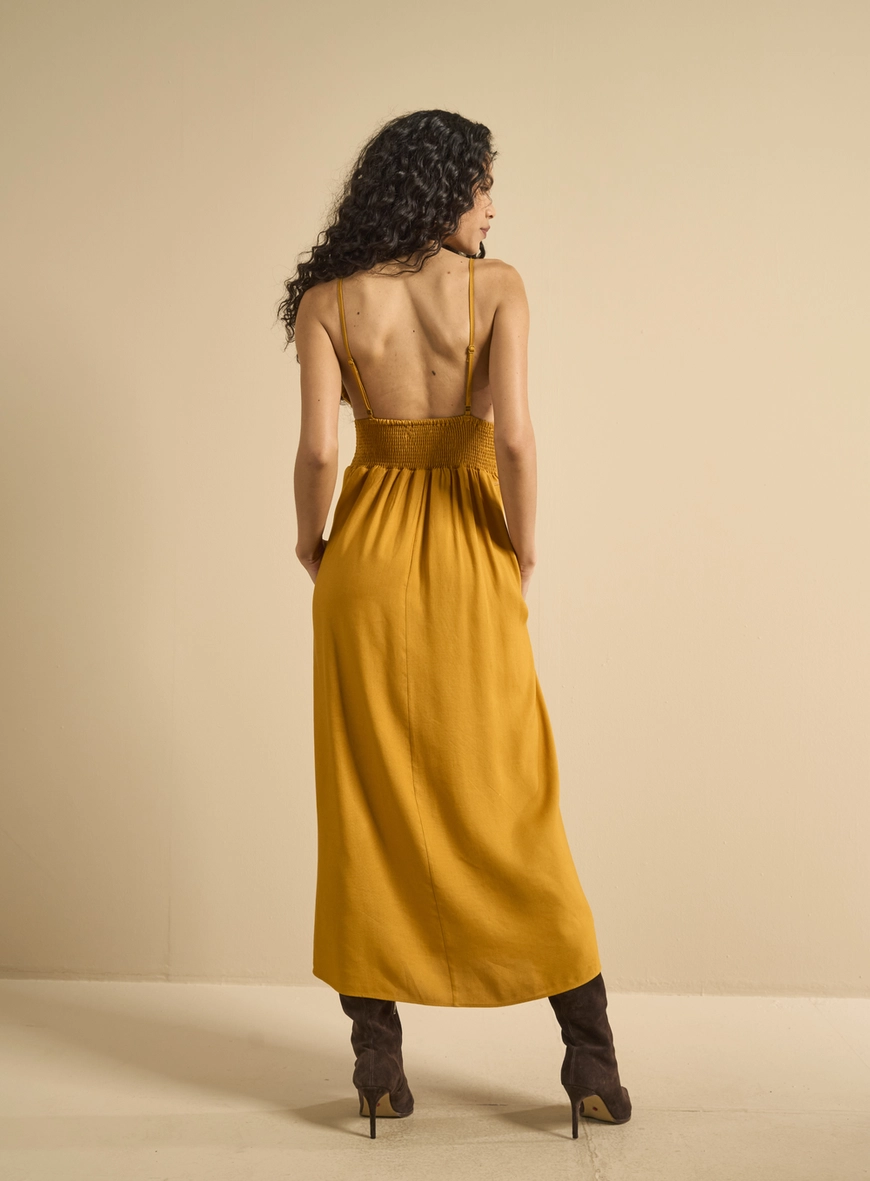 Vestido Midi Evasê Com Franzido Amarelo