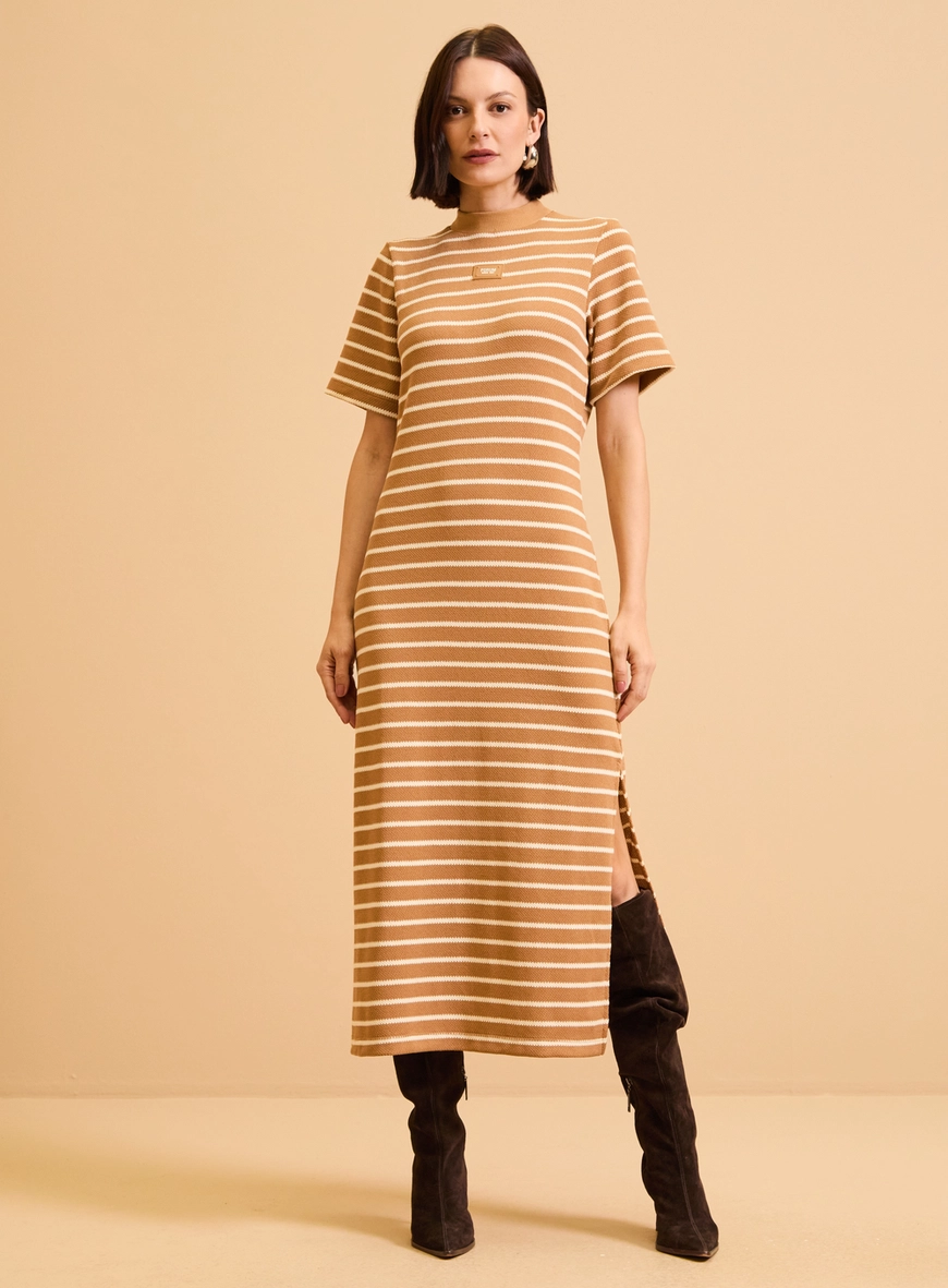 Vestido Midi Gola Alta Com Fenda Listrado Estampados