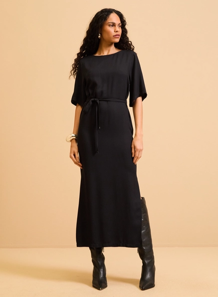 Vestido Midi Reto Com Amarração