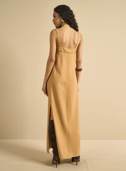 Vestido Midi Evasê Com Fenda