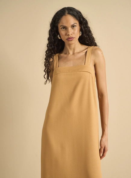 Vestido Midi Evasê Com Fenda