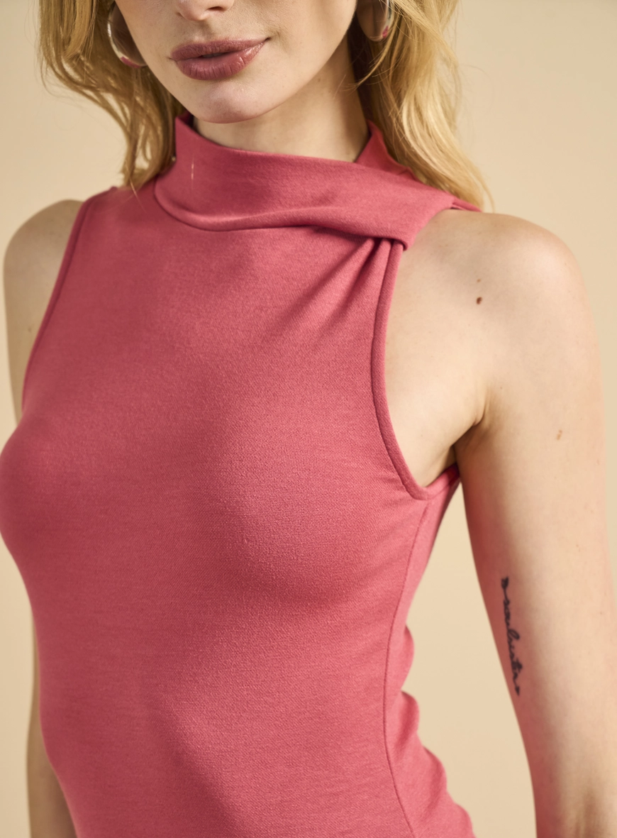 Vestido Midi Justo Gola Alta Vermelho