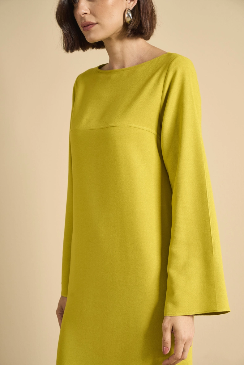 Vestido Curto Reto Manga Longa Verde
