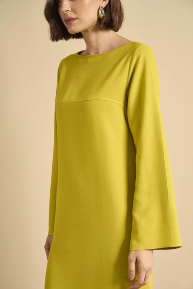 Vestido Curto Reto Manga Longa