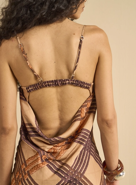 Vestido Longo Xadrez Com Decote Degagê