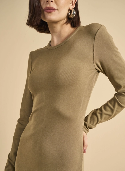 Vestido Midi Justo Canelado