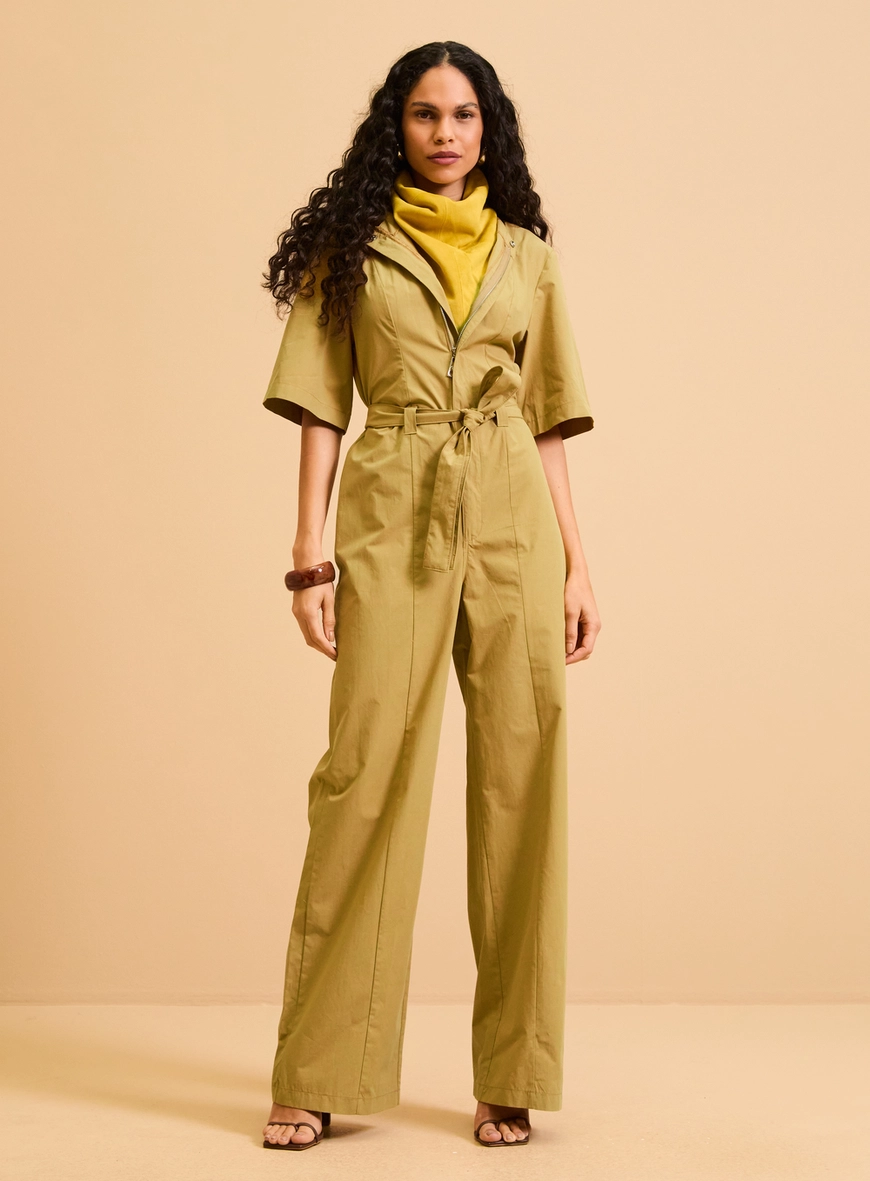 Macacão Sarja Pantalona Manga Curta Com Cinto Amarelo