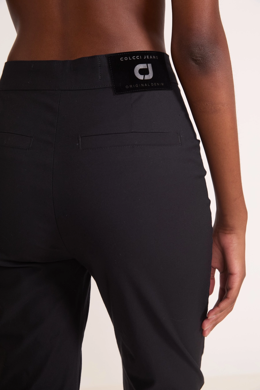 Calça Capri Alfaiataria Slim Preto