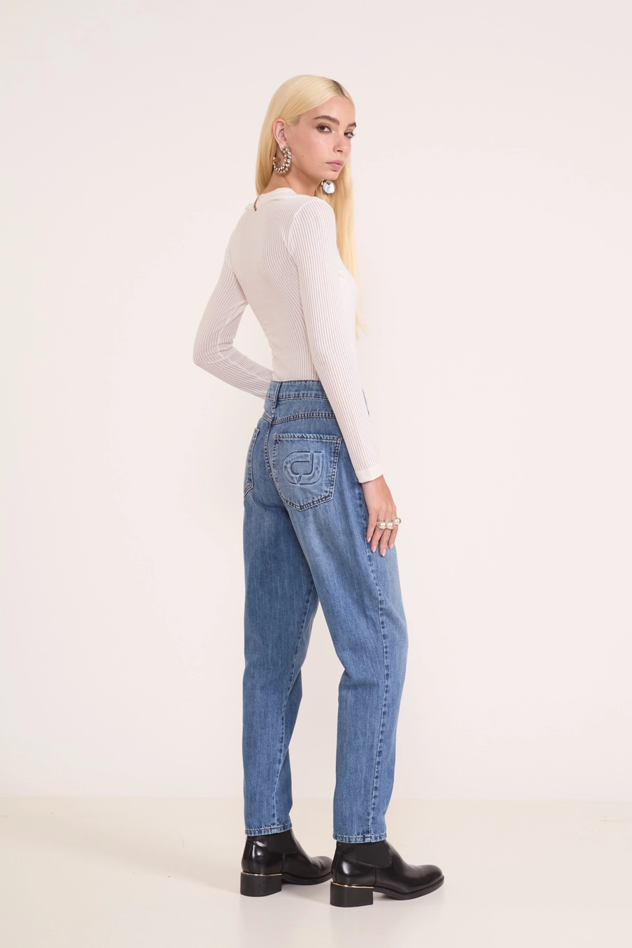 Calça Jeans Mom Madrid Logomania Índigo
