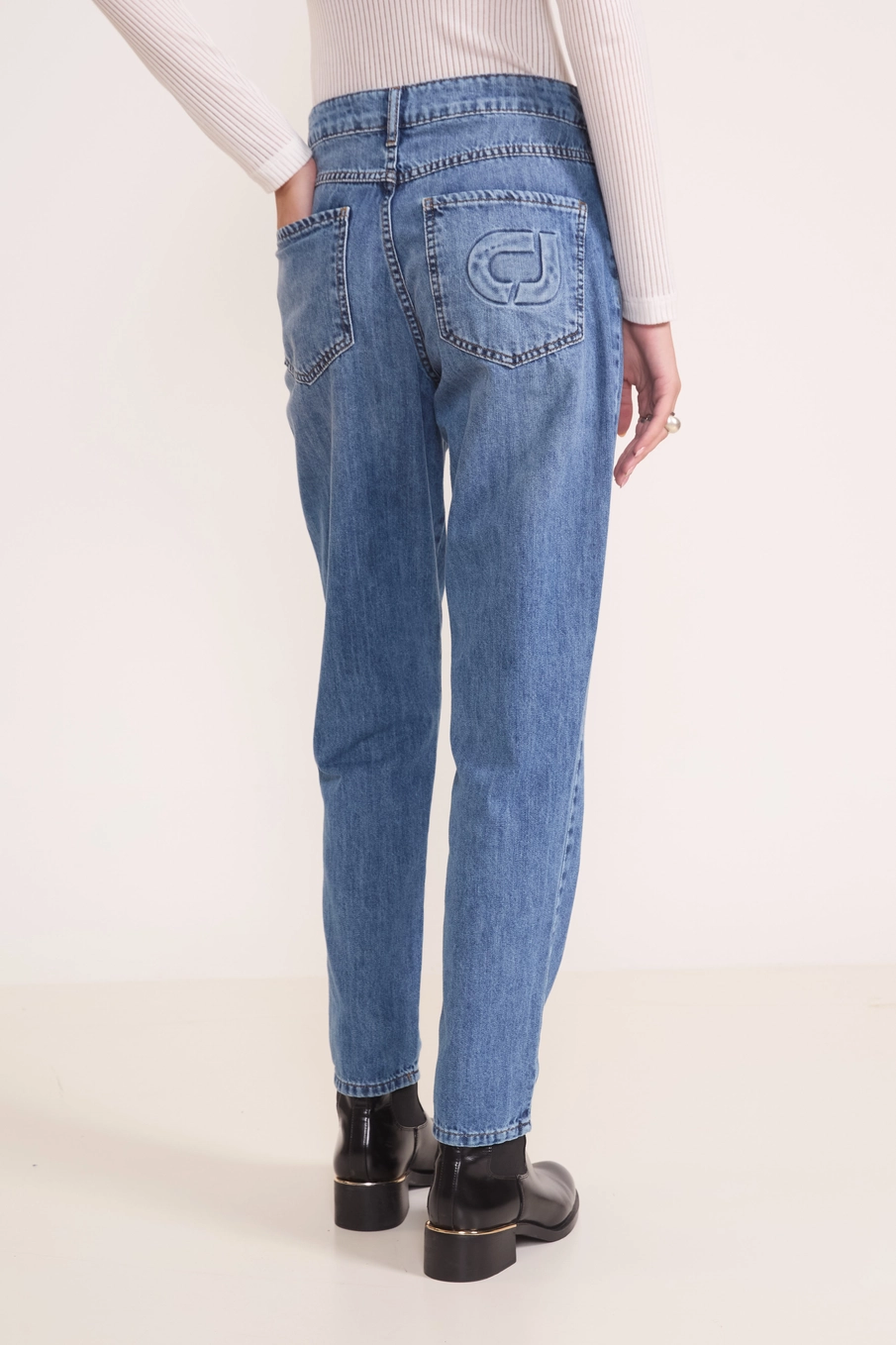 Calça Jeans Mom Madrid Logomania Índigo