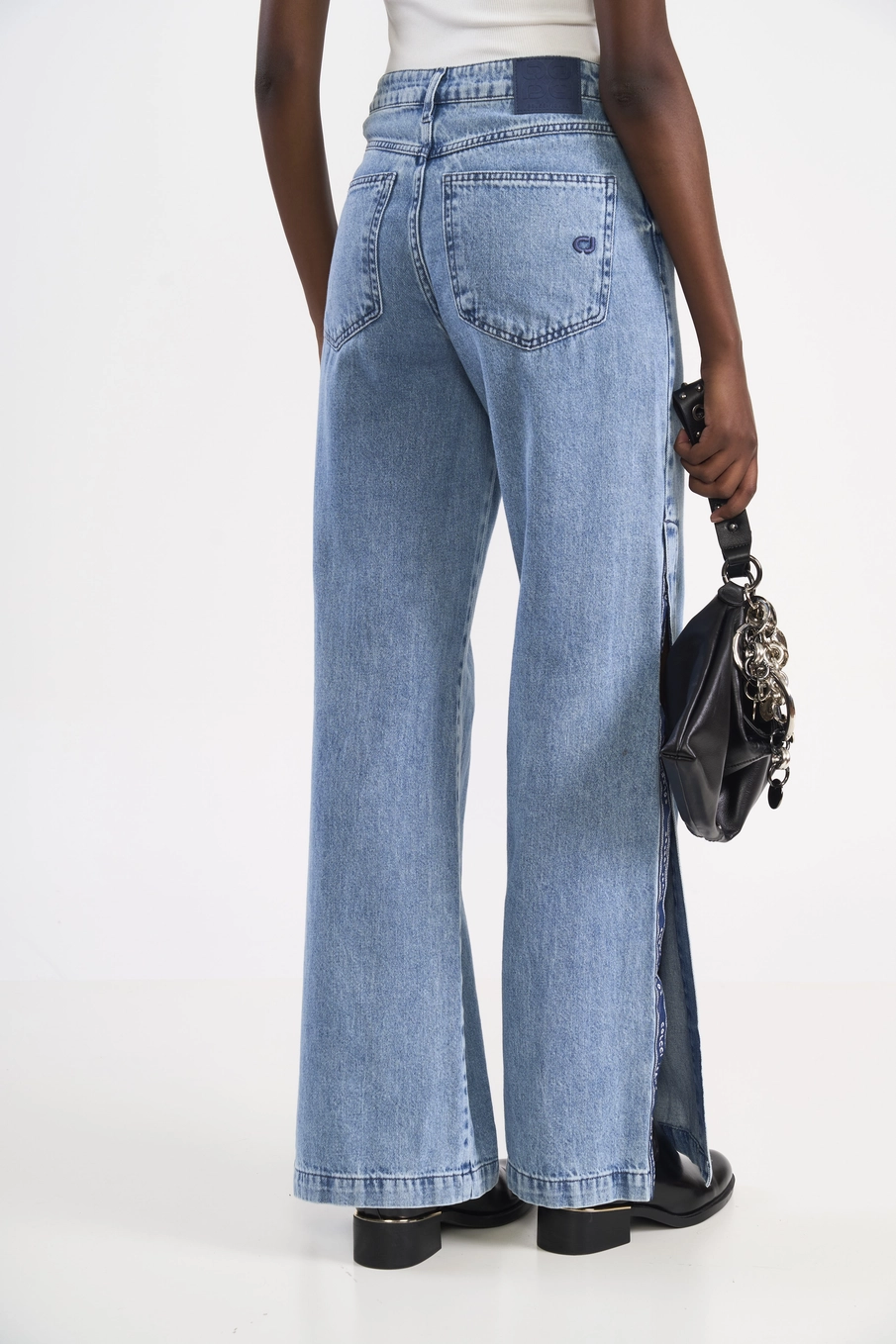 Calça Jeans Wide Leg Com Fenda Lateral Índigo