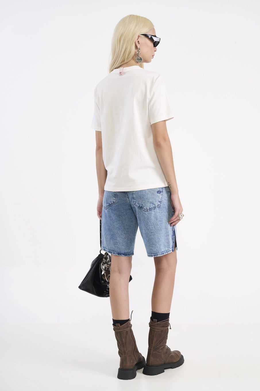 Bermuda Jeans Oversized Com Fendas Índigo
