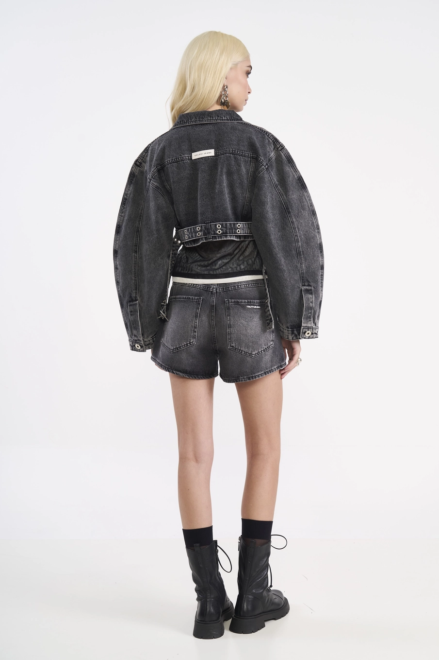 Short Jeans Mom Com Cinto Indigo Preto