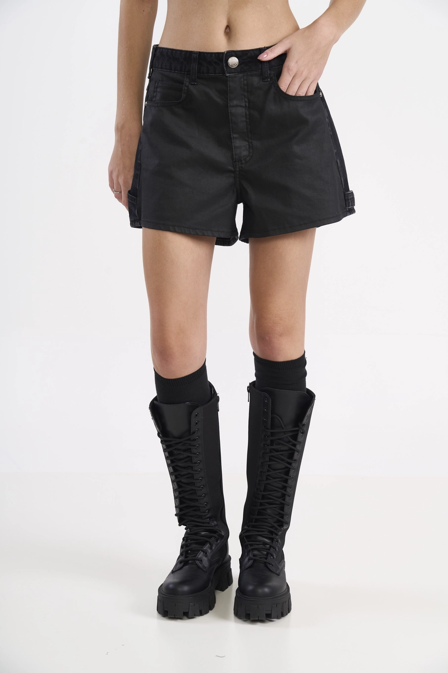 Short Jeans Cancun Com Detalhe Resinado Indigo Preto