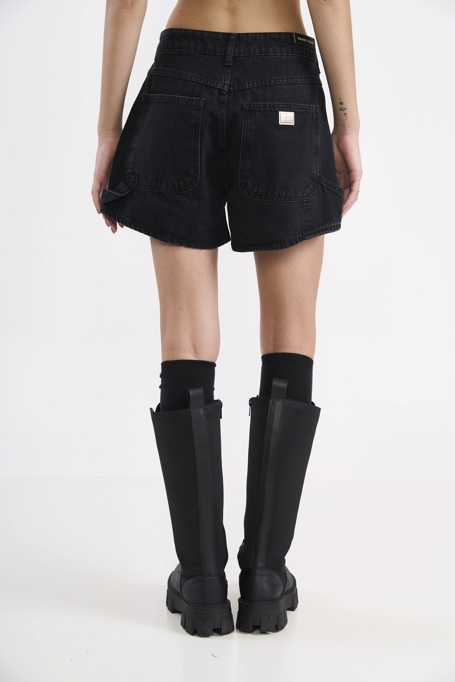 Short Jeans Cancun Com Detalhe Resinado Indigo Preto