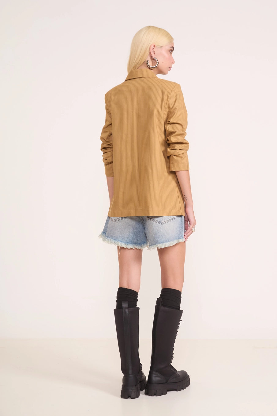 Short Jeans Mom Com Barra A Fio Índigo