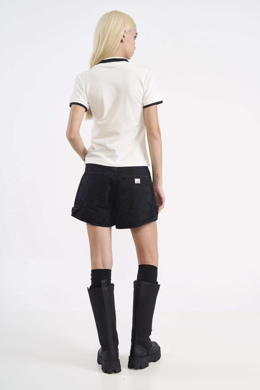 Blusa Polo Ajustada Off Shell