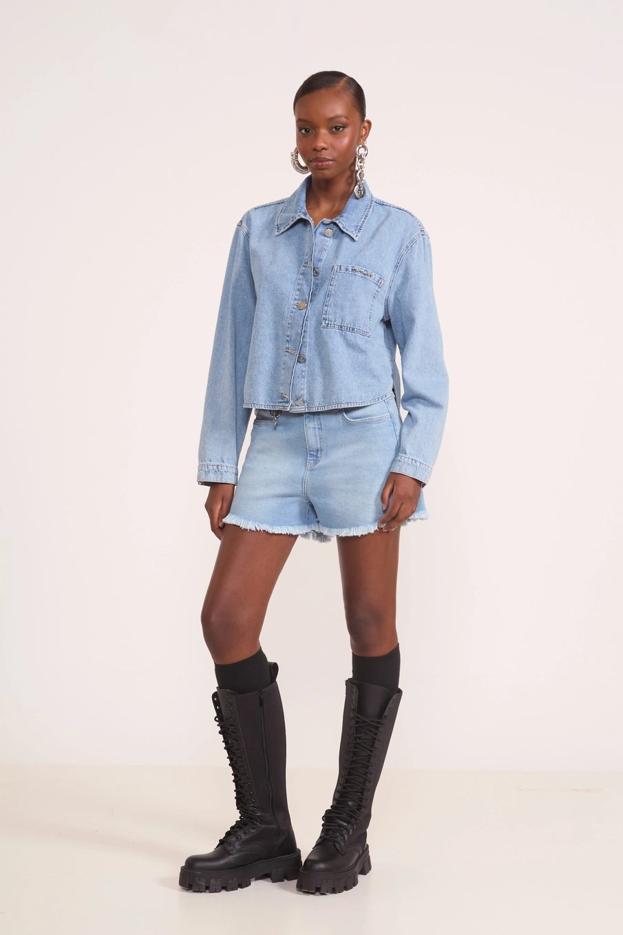 Jaqueta Jeans Cropped Logomania Jaqueta Jeans Cropped Logomania