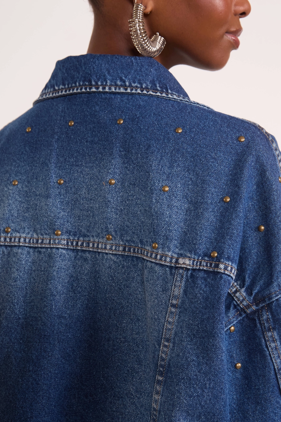Jaqueta Jeans Oversized Com Tachas Índigo