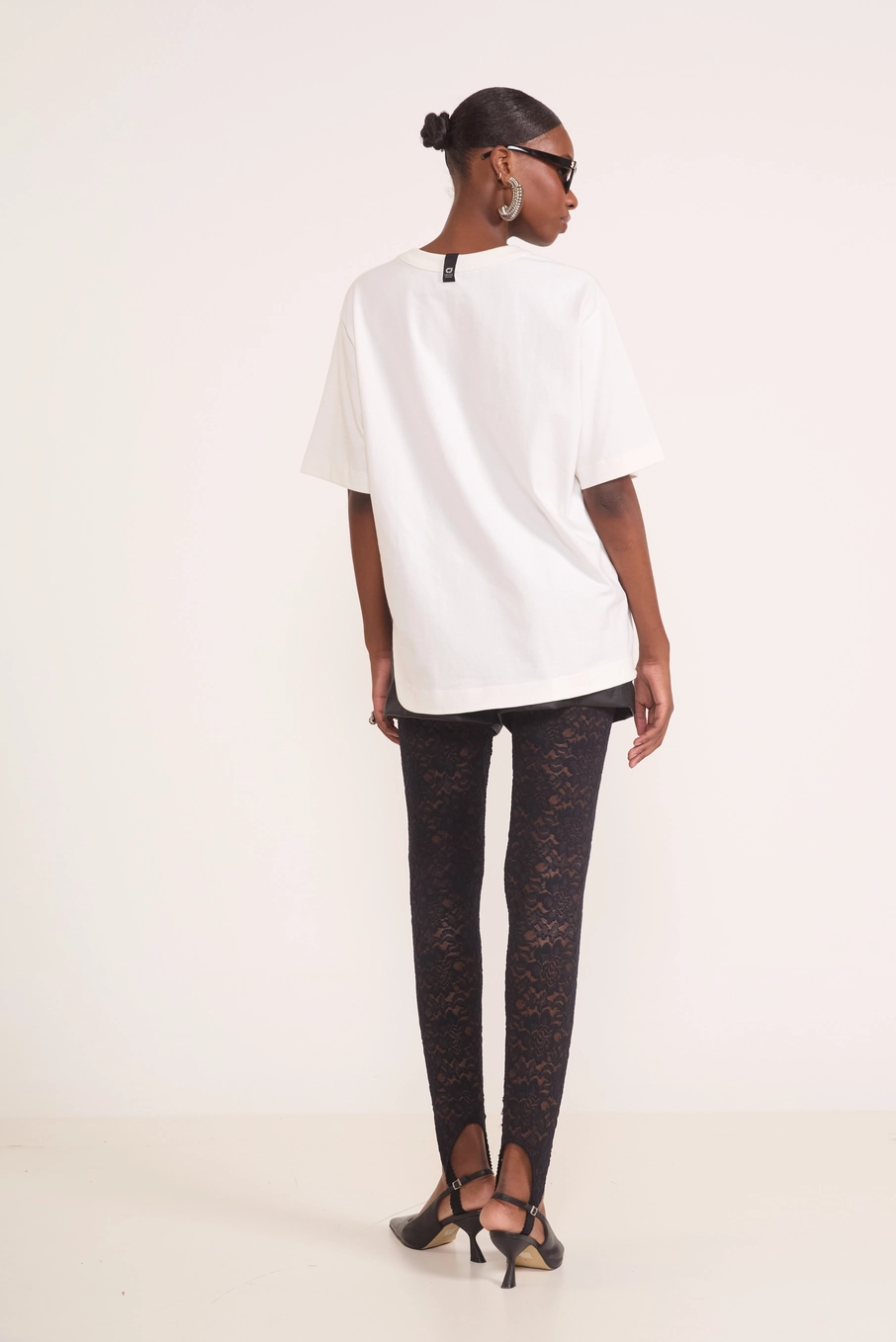 Camiseta Oversized Minimalista Off Shell
