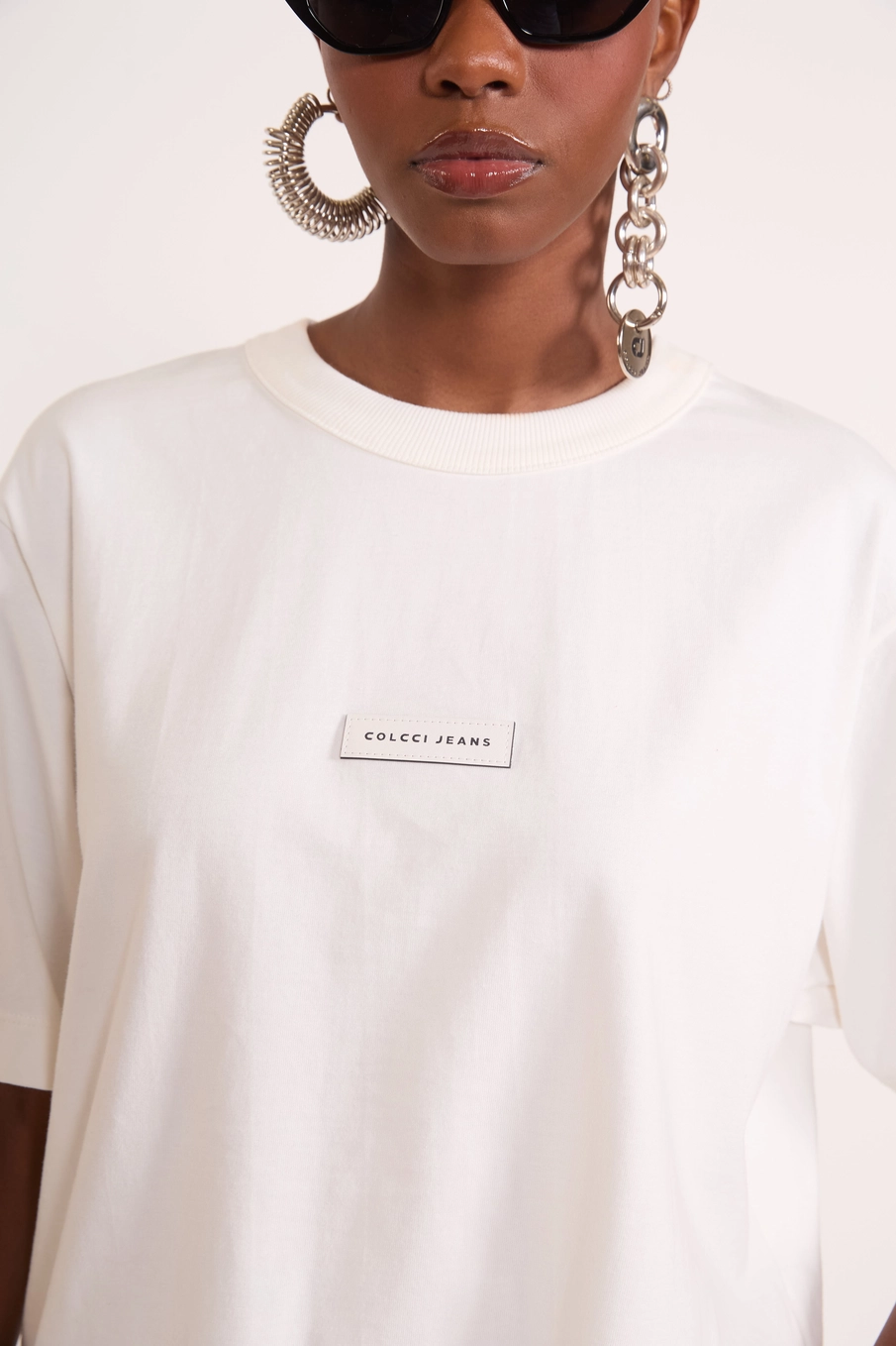 Camiseta Oversized Minimalista Off Shell