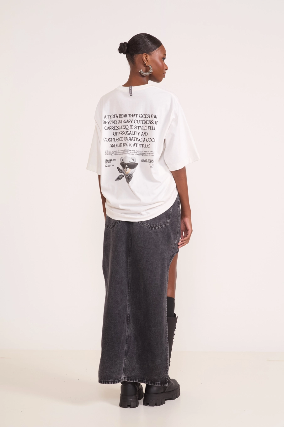 Camiseta Oversized Teddy Rebel Off Shell