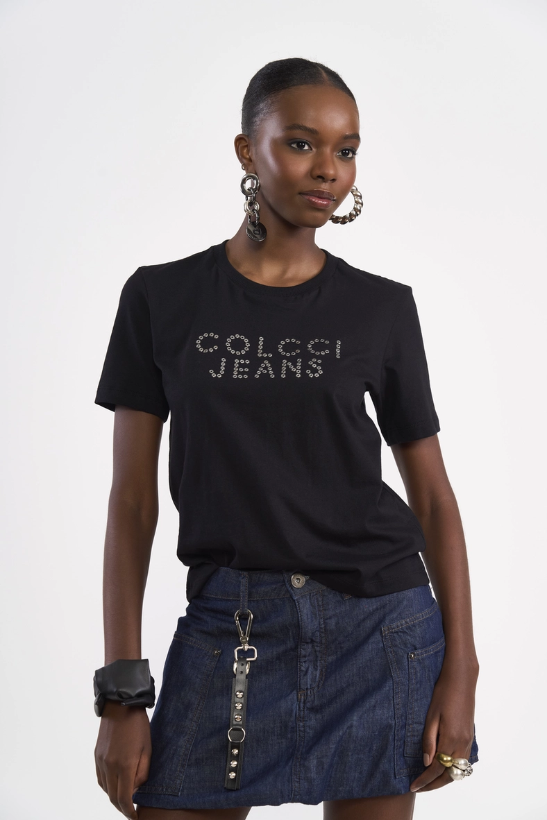 Camiseta Studs Rebel Com Aplicação