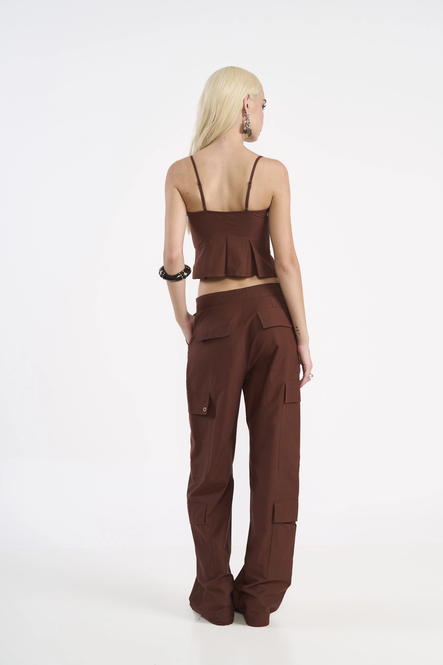 Blusa Cropped Estruturada Com Pregas Marrom