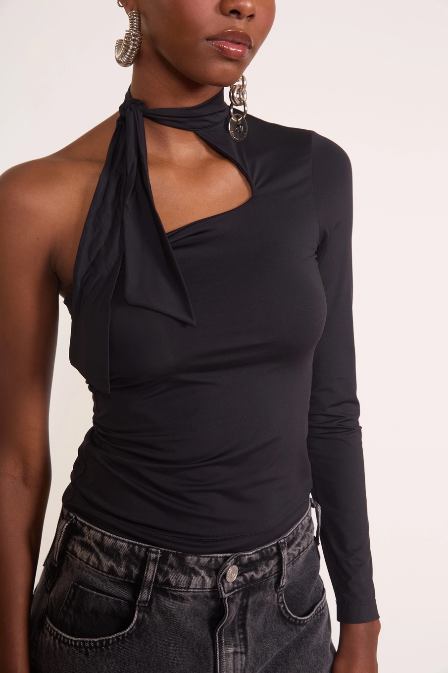 Blusa Assimétrica Scarf Preto