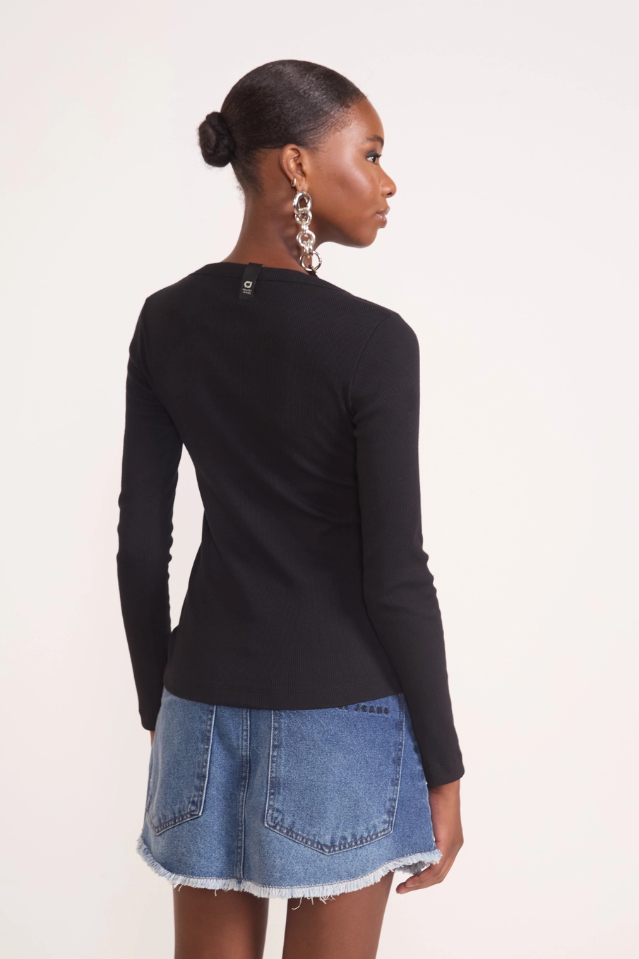 Blusa Manga Longa Canelada Ajustada Preto