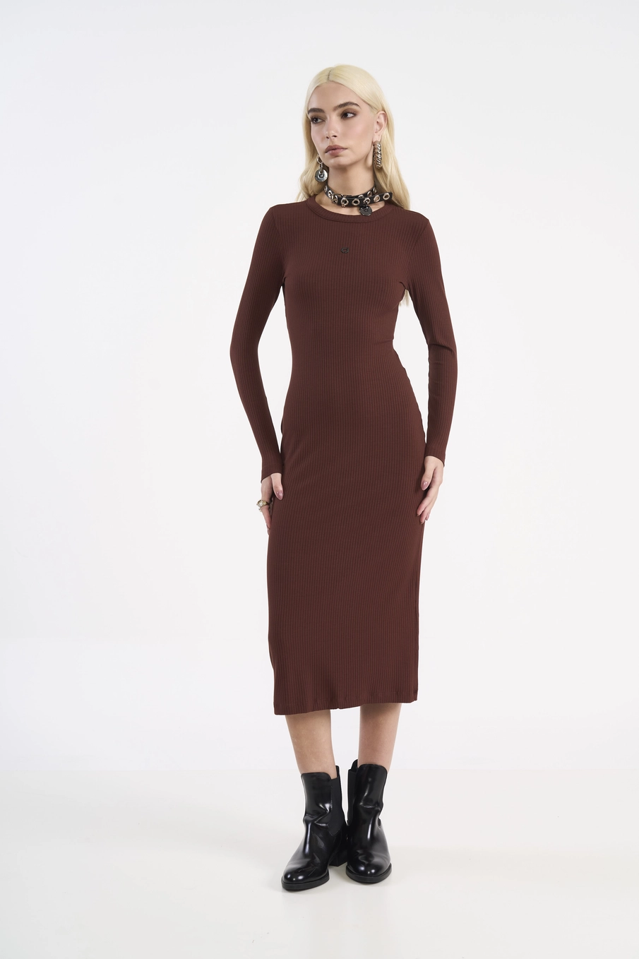 Vestido Midi Canelado Ajustado Marrom