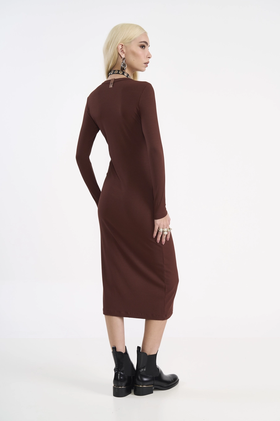 Vestido Midi Canelado Ajustado Marrom